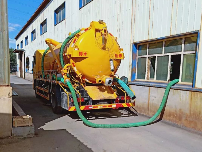 云和清理化粪池